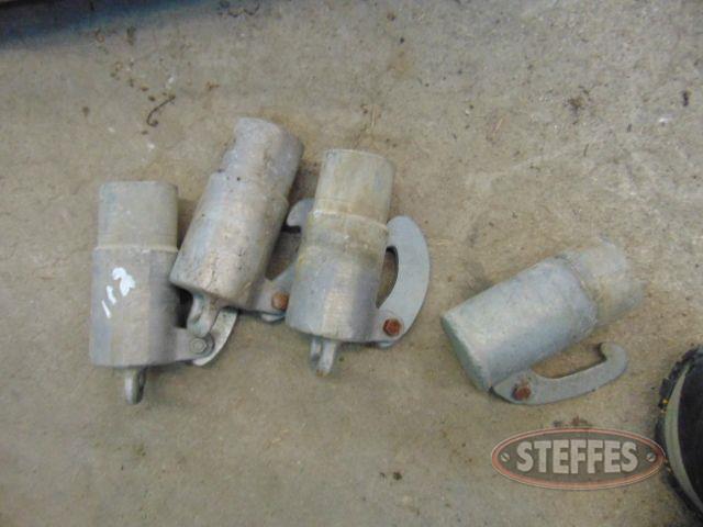 (4) 3- pipe plugs, latch _1.jpg